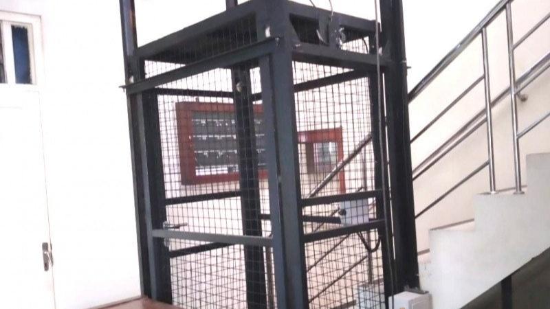 Detik-detik Tali Lift Pribadi Milik Ketua DPRD DIY Putus