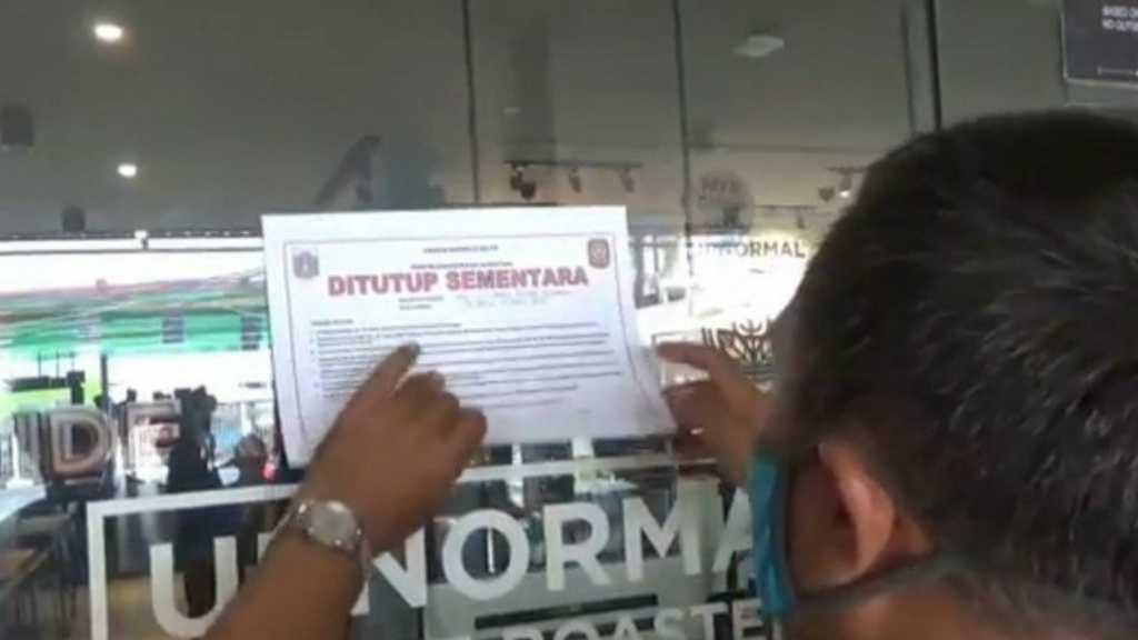 Beringin Sawo dan Upnormal Coffe di Rawamangun Ditutup Paksa Satpol PP