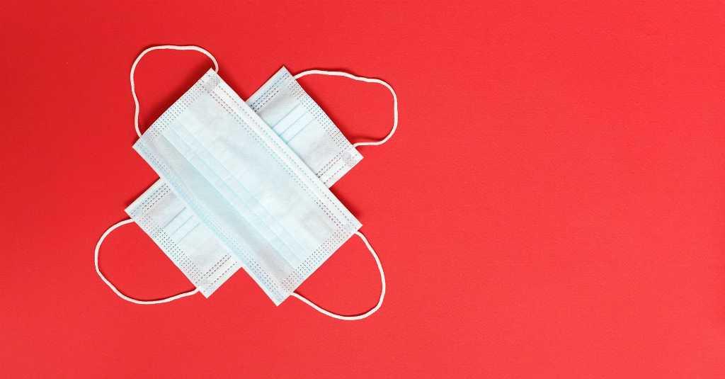 Haruskah Berhubungan Intim Pakai Masker untuk Cegah Penularan COVID-19?