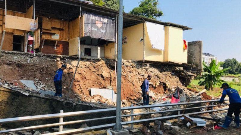 Cerita Korban Longsor di Jagakarsa: Lantai Retak dan Terdengar Bunyi Keras
