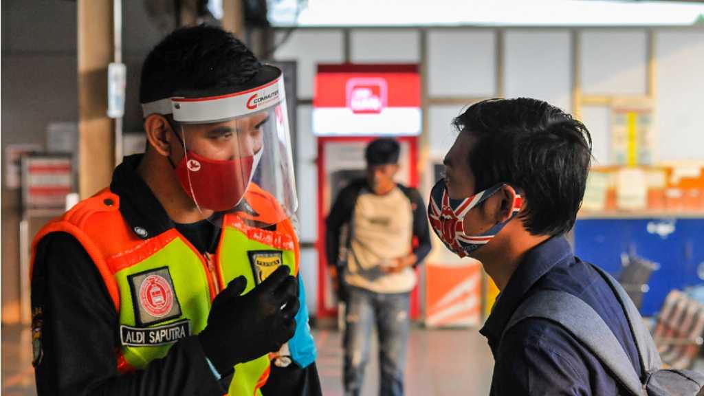 Ridwan Kamil ke Warga Bodebek: Dulu Masker Scuba Boleh tapi Sekarang Tidak
