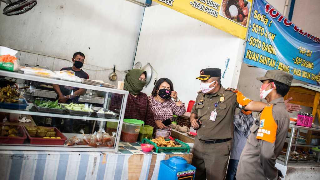 Hari Ketiga PSBB Ketat: 9 Perusahaan dan 40 Rumah Makan di Jaktim Ditutup