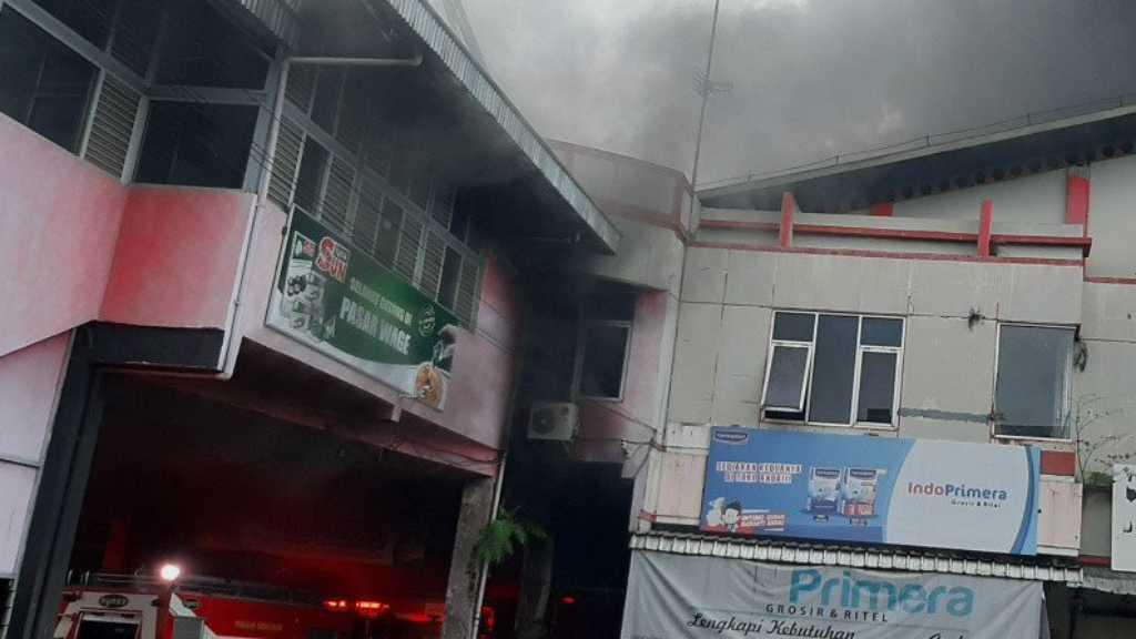 Pasar Wage Purwokerto Dilahap Si Jago Merah, 10 Damkar Diterjunkan