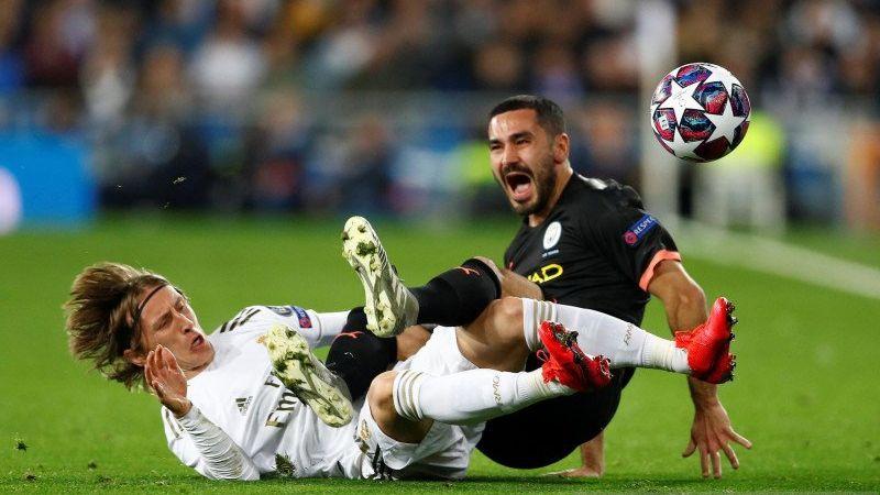 Ilkay Gundogan Positif COVID-19