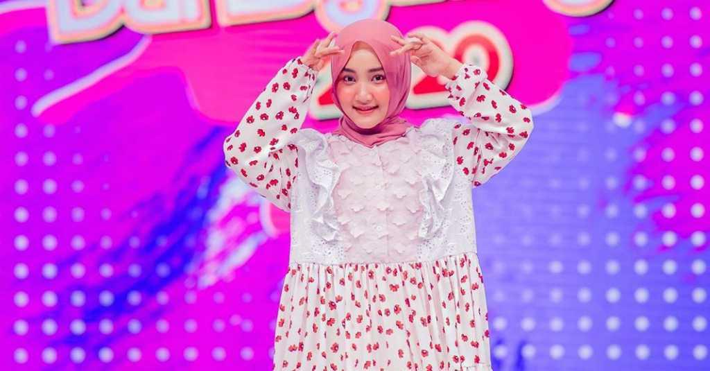 Rilis Video Musik 'Pelangi dan Hujan', Fatin Berharap Bawa Kebahagiaan