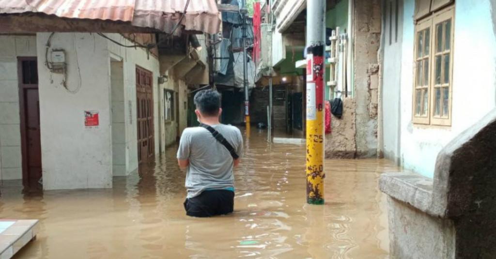 30 KK Masih Mengungsi Akibat Banjir di Jakarta
