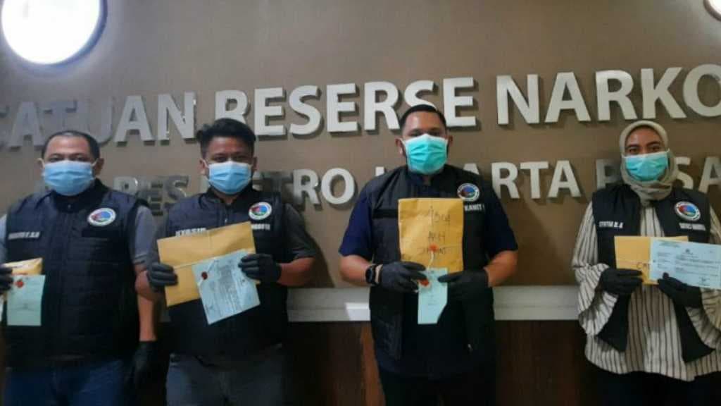 Berkedok Ojol, 3 Pengedar Sabu dan Seorang Wanita Diamankan Polres Jakpus