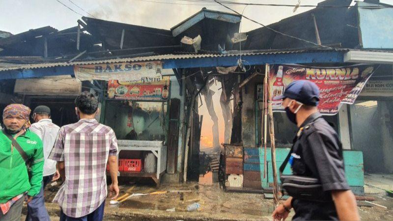 Api di Pasar Cempaka Putih Diduga Berasal dari Kios Pemotongan Ayam