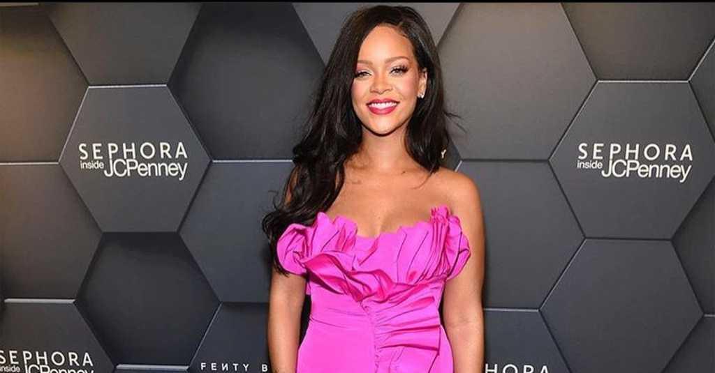Rihanna Akan Luncurkan Lini Pakaian Khusus Pria
