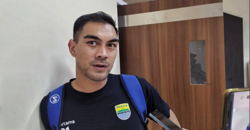 Omid Nazari Tegaskan Siap Bertandem dengan Siapa pun di Lini Tengah Persib