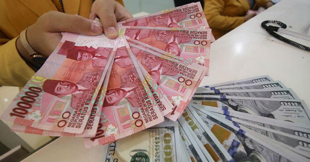 Rupiah Dibuka Melemah 32 Poin Rp14.905 per USD