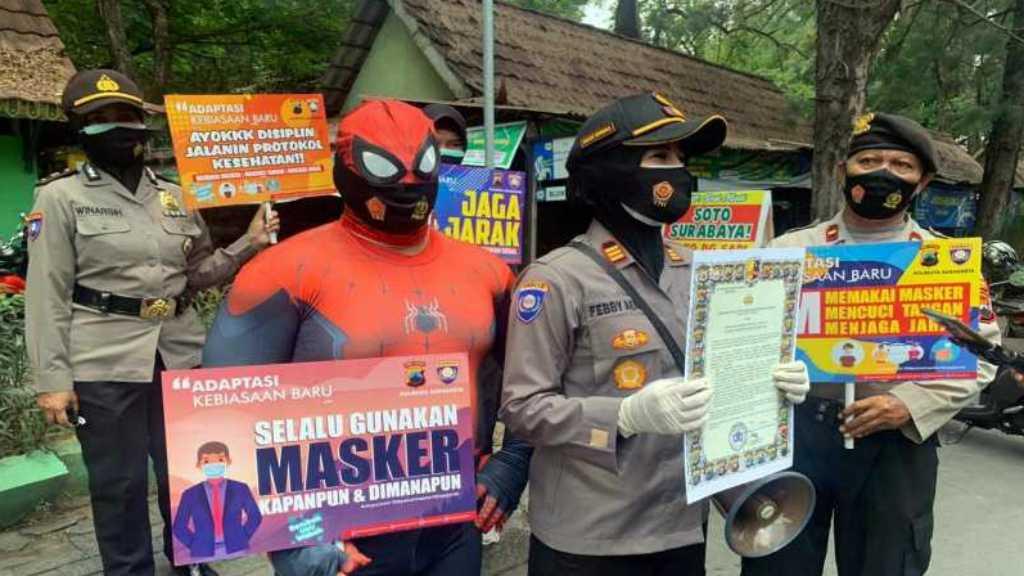 Secuil Cerita dari Surakarta, Polisi Dibantu Spiderman