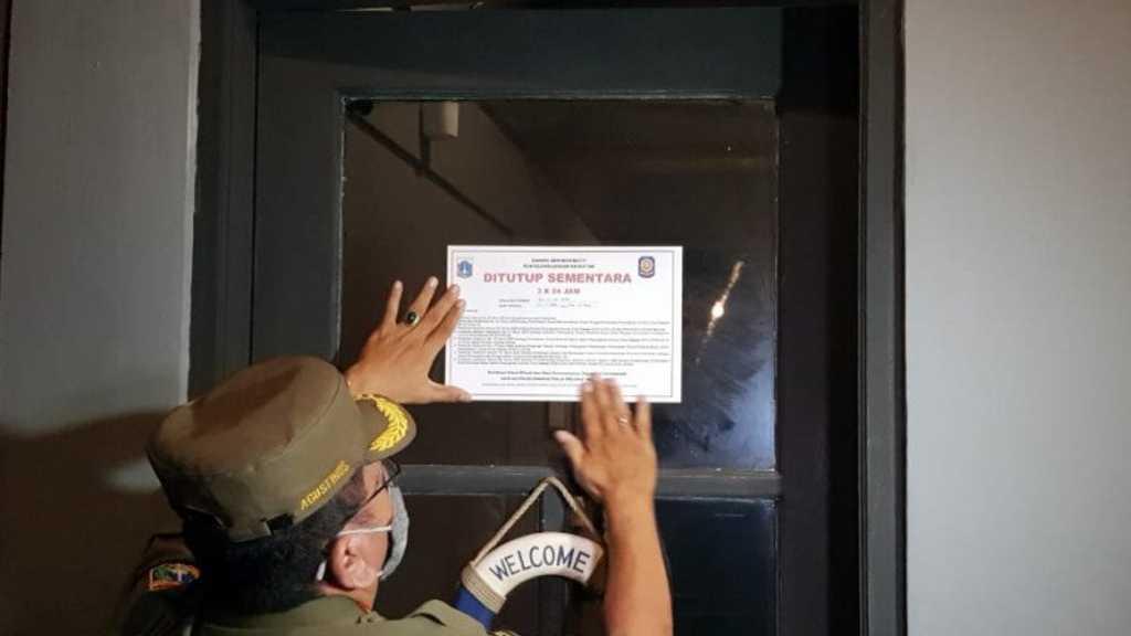 Masih Terima Makan di Tempat, 8 Cafe di Jakarta Timur Ini Dipaksa Tutup