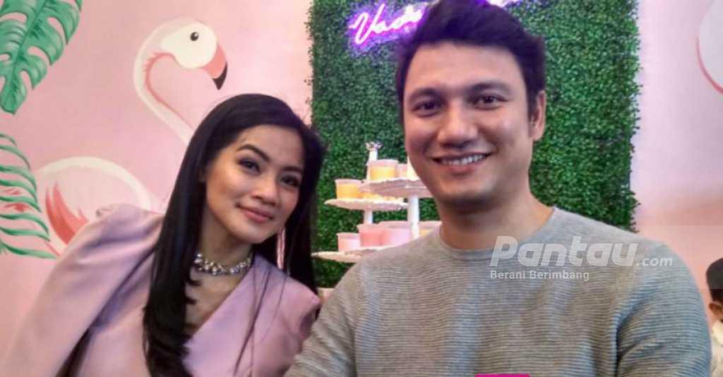 Cara Christian Sugiono dan Titi Kamal Atur Waktu Ngemil Pada Anak