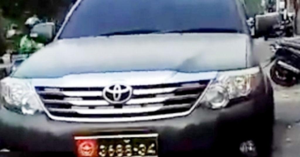 Viral! Mobil Berpelat TNI Dikendarai Warga Sipil
