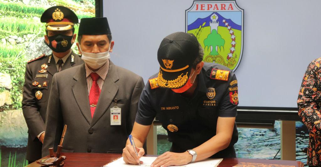 Tingkatkan Layanan ke Masyarakat, Bea Cukai Teken MoU dengan Pemkab Jepara