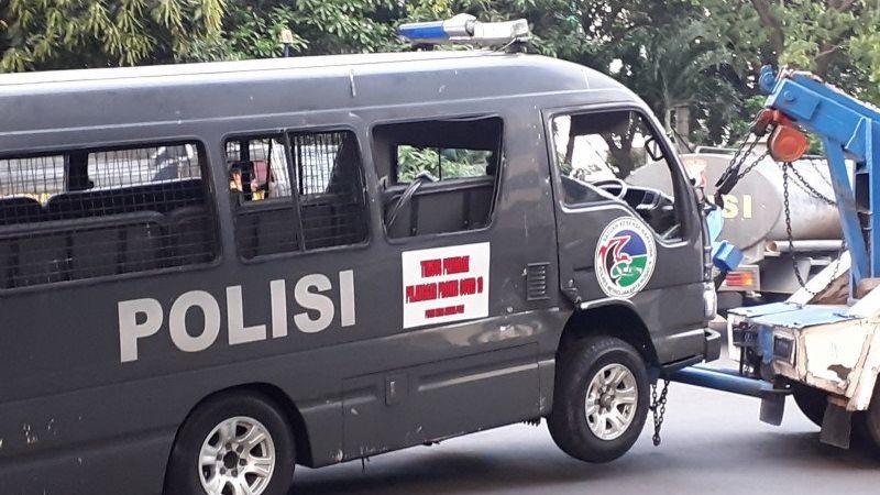 Polisi Identifikasi Pelaku Perusakan Mobil Polisi di Pejompongan