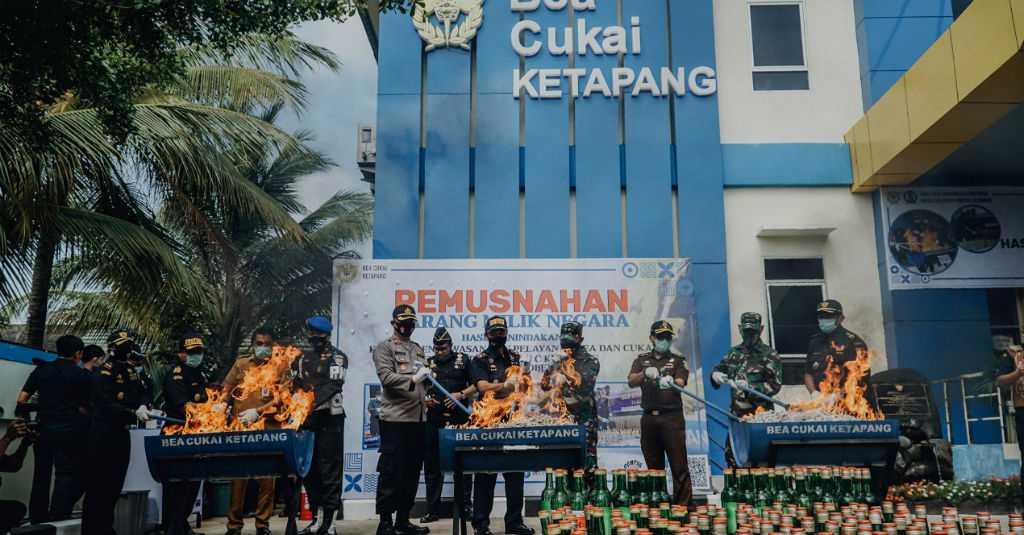 Bea Cukai di Ketapang dan Pantoloan Musnahkan Barang Sitaan
