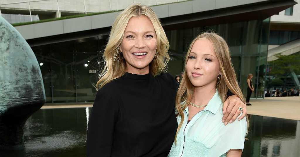 Putri Kate Moss Jalani Debut Modeling di Paris Fashion Week