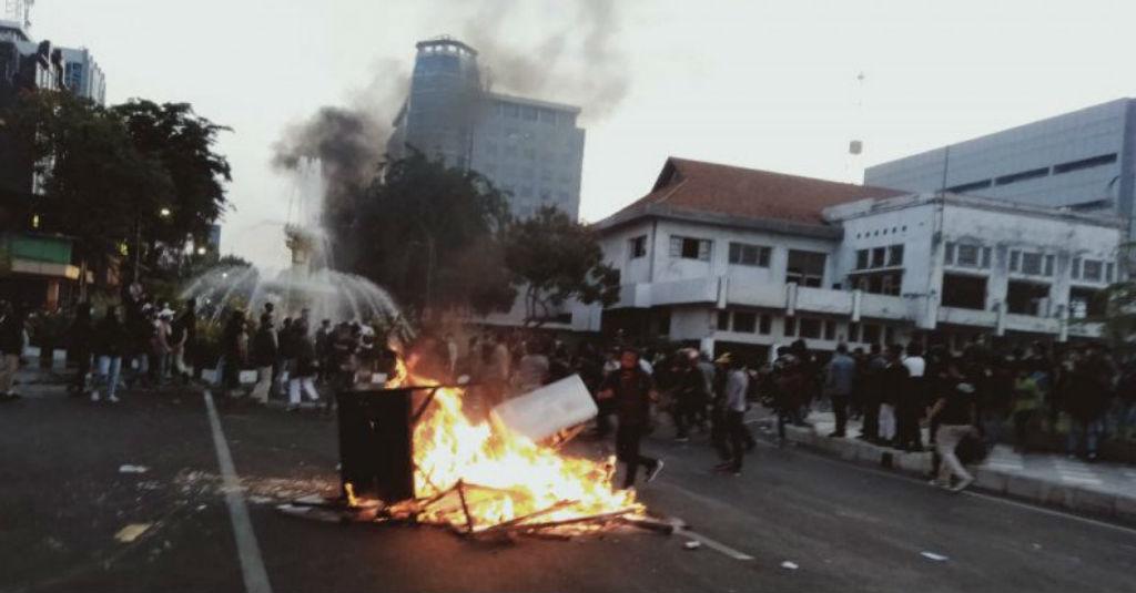 Adanya Aksi Demo Tolak UU Cipta Kerja, Rupiah Ditutup Stagnan