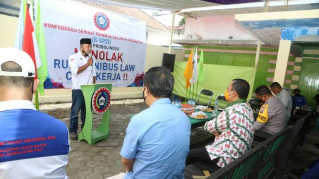 Tolak UU Ciptaker, K-SPSI Probolinggo Pilih Lakukan Hal Tak Terduga Ini