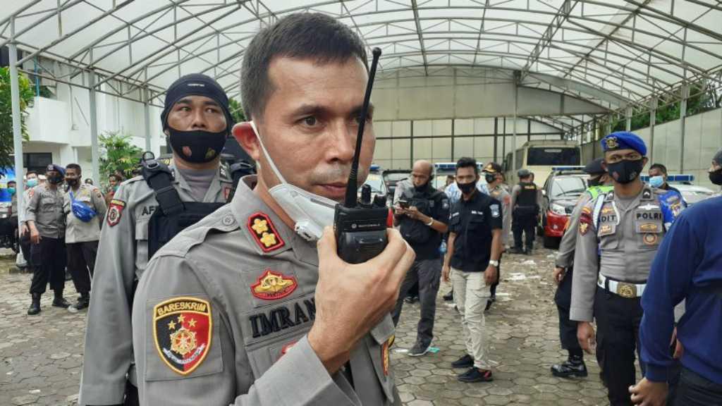 Kericuhan Lempar Batu DPRD Sumatera Barat Berbuntut Panjang