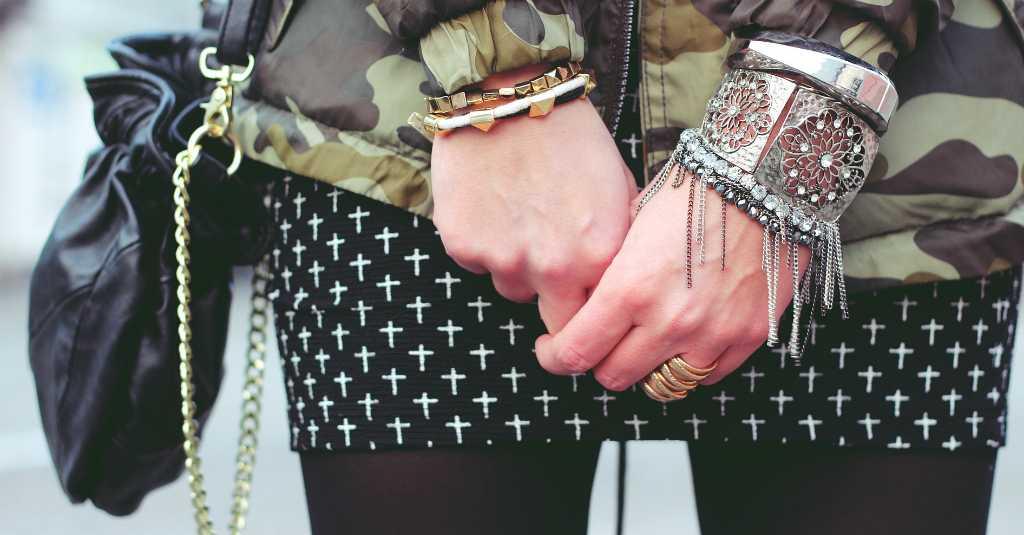 Lagi Tren Pakai Cincin Tunangan Bertumpuk di Satu Jari, Mau Ikutan?