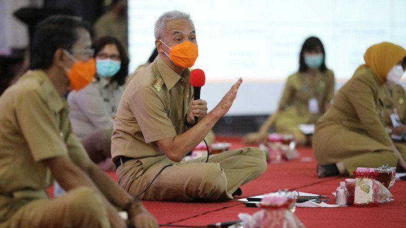 Ganjar Ajak Buruh dan Pengusaha Diskusi UU Ciptaker, Mahasiswa Tak Hadir