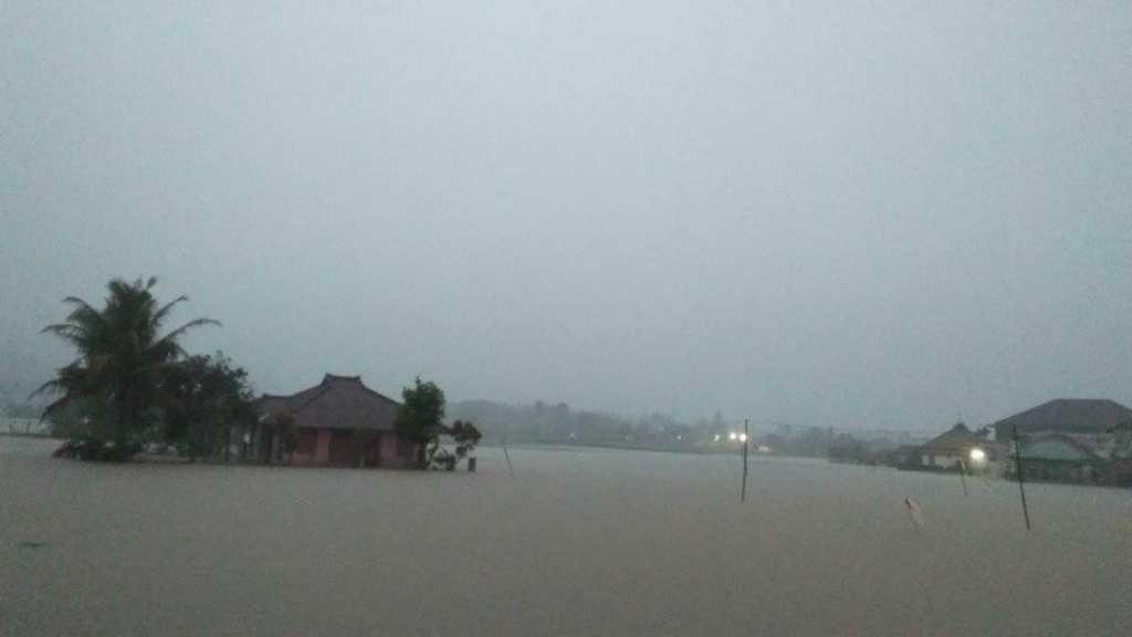 Banjir Bandang Akibat Luapan Sungai Terjang Rumah Warga di Garut