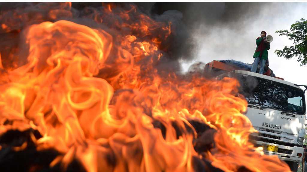 Dosen UMI Jadi Korban Salah Tangkap dan Dianiaya Polisi saat Demo Ciptaker