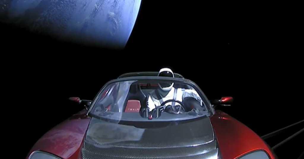 Setelah 2,5 Tahun di Angkasa, Tesla Roadster Mendekati Planet Mars