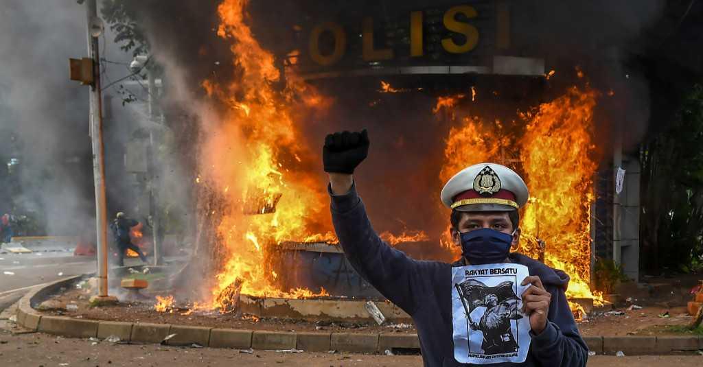 Prabowo Sebut Kerusuhan Saat Demo UU Ciptaker Ditunggangi Asing