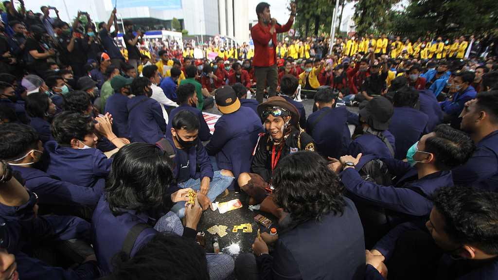 Puluhan Penyusup Baju Hitam Diamankan, Bawa Mercon sampai Positif Narkoba