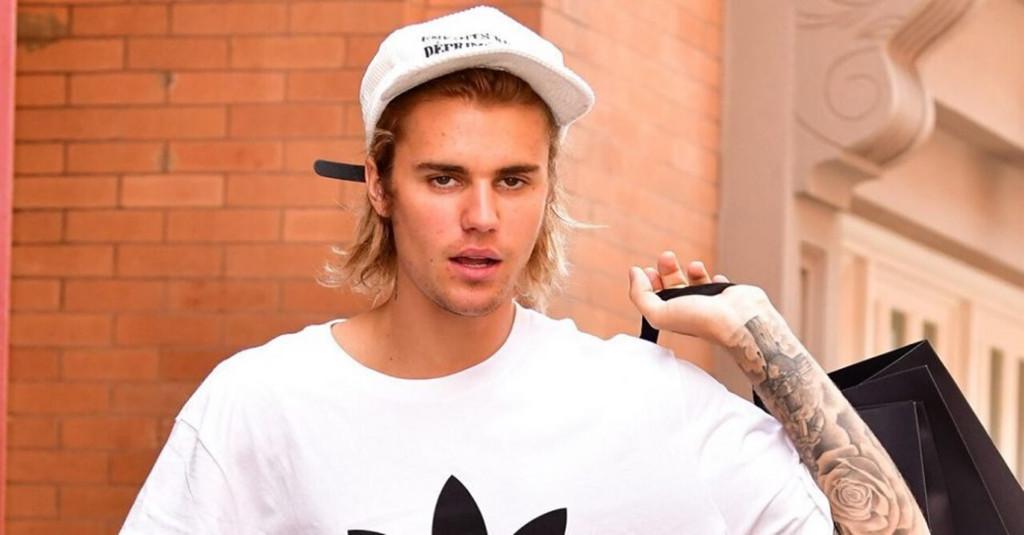 Justin Bieber Nyanyikan Lagu 'Holy' Penuh Emosi di NSL