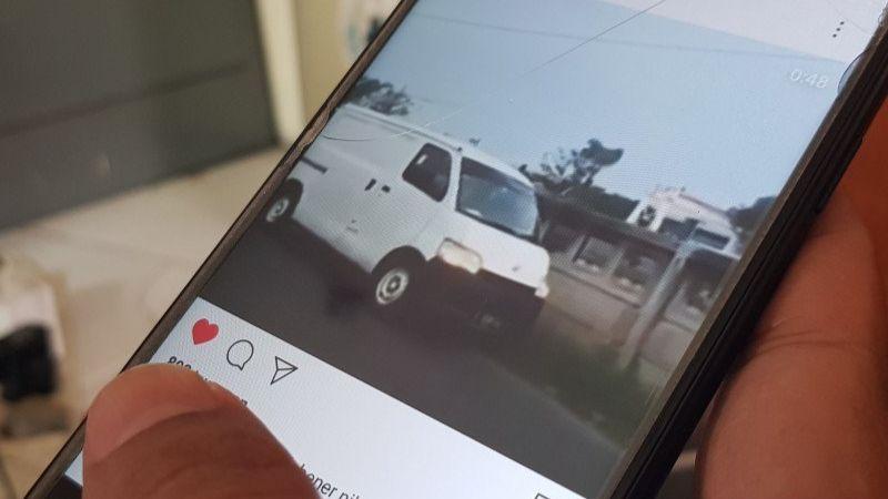 Viral Pengemudi Mobil Grandmax Putih Buang Sampah Besar ke Kalimalang