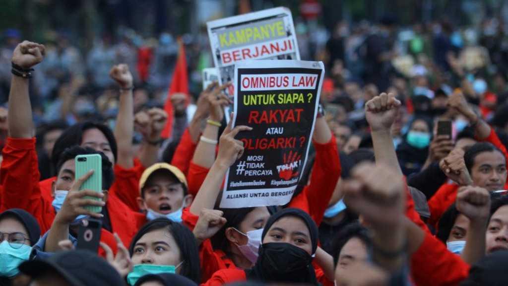 182 Pendemo di Surabaya yang Ditahan di Swab Test, Hasilnya...