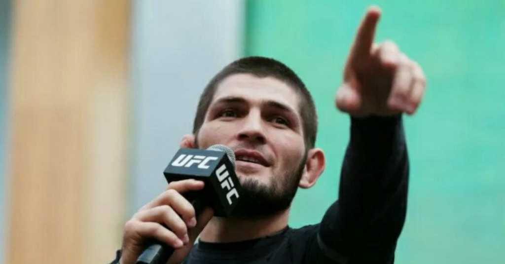 Khabib Nurmagomedov Bertarung dengan Kondisi Patah Jari Kaki dan Menang