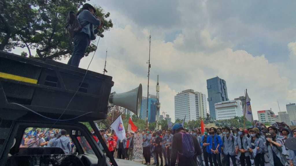 Massa Mahasiswa Tiba di Patung Kuda, Ada Mahasiswa Sumatera dan Kalimantan
