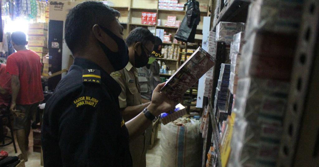 Operasi Pasar, Bea Cukai Tekan Peredaran Rokok Ilegal dan Lindungi Konsumen