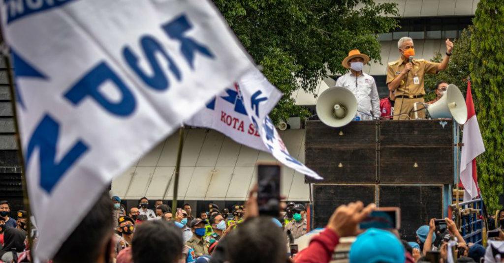 Tak Ikuti SE Menaker, Ganjar Naikkan UMP Jateng 2021 3,27 Persen