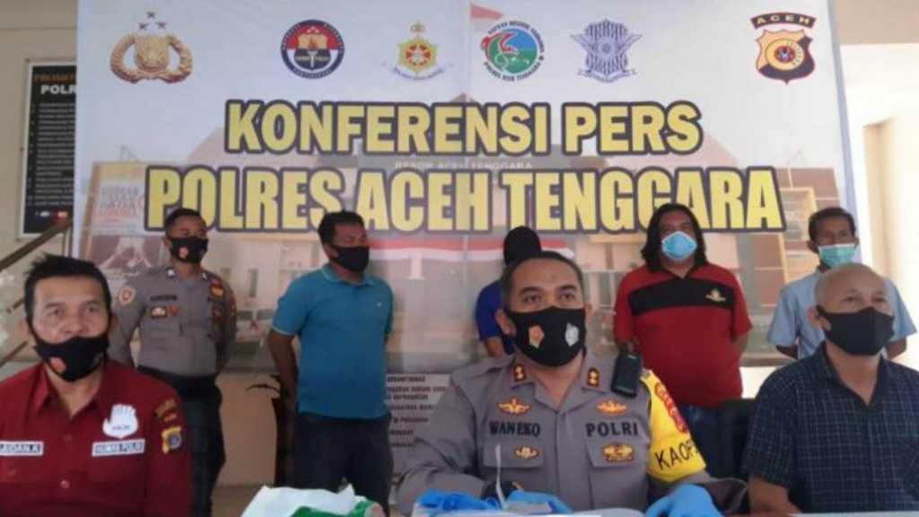 Ustadz Muhammad Zaid Maulana Ditikam saat Berceramah di Masjid Al Husna