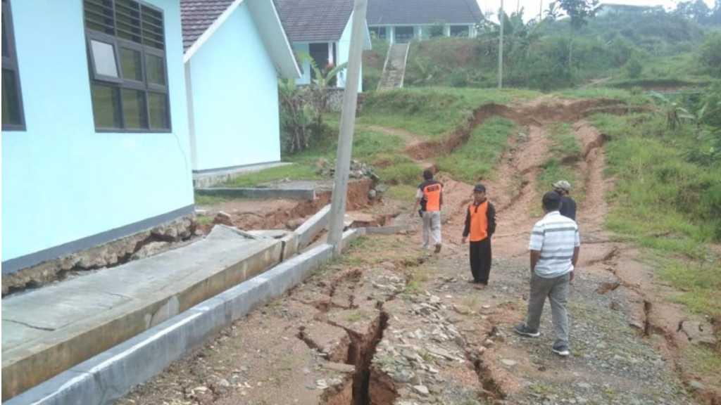 Waduh, Gedung SMA Negeri 3 Ini Terancam Longsor