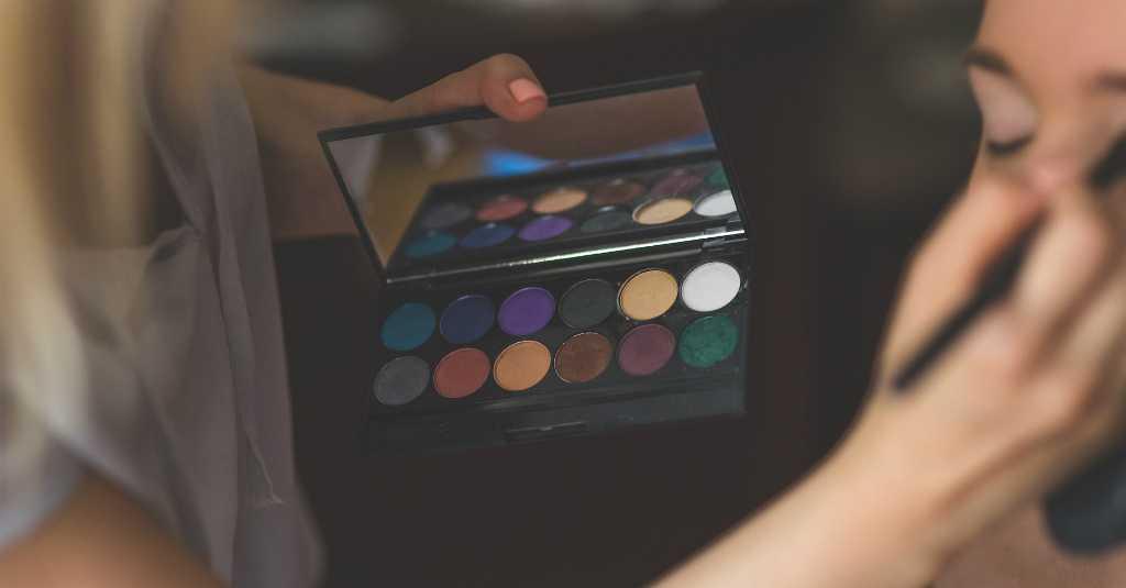 9 Tren Riasan Ini Paling Dibenci oleh MUA