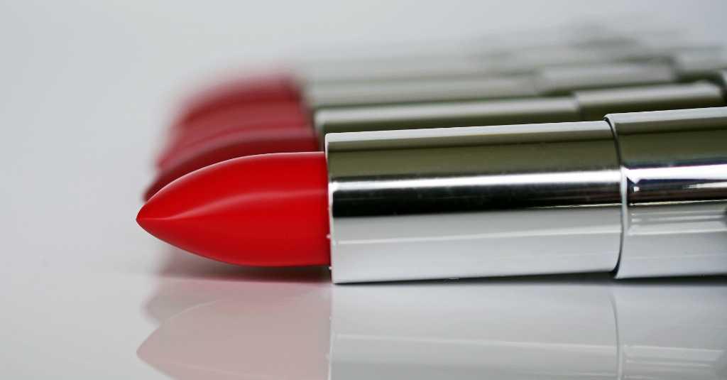 Hati-hati dalam Memilih Lipstik, Jika Salah Bisa Sebabkan Bibir Hitam