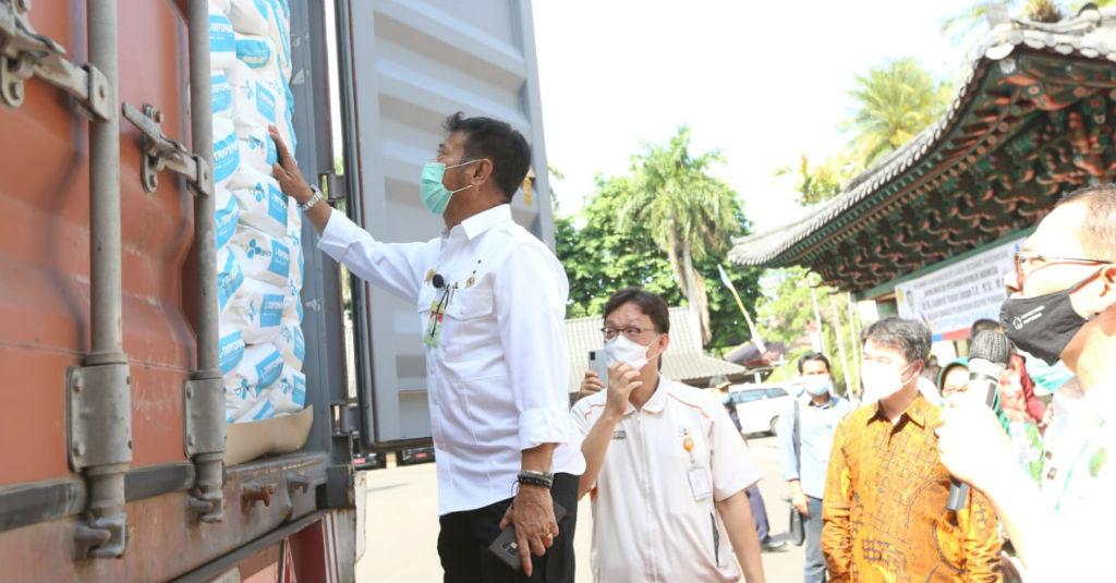 Mentan Lepas Ekspor Perdana Pakan Ternak Trytophan Granule ke Asia dan Eropa