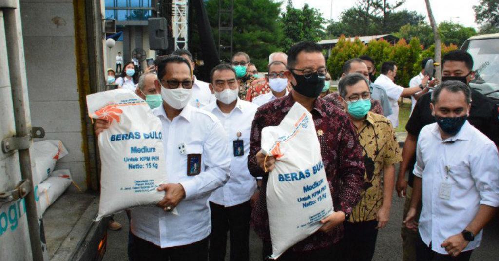 Penyaluran Bansos Beras untuk 10 Juta Keluarga Dituntaskan Perum Bulog