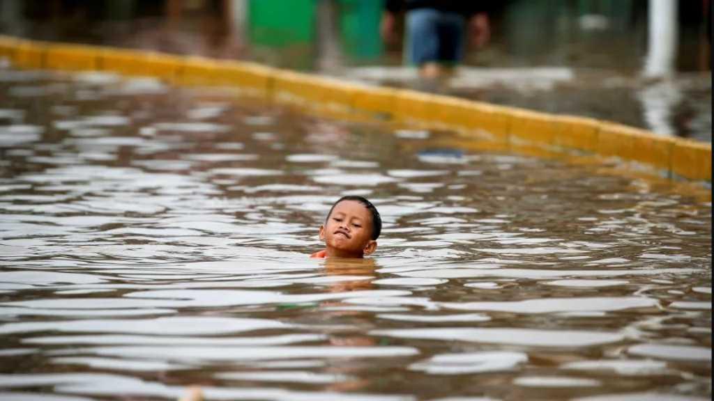 Anies: Banjir di Jakarta Harus Surut dalam Waktu 6 Jam