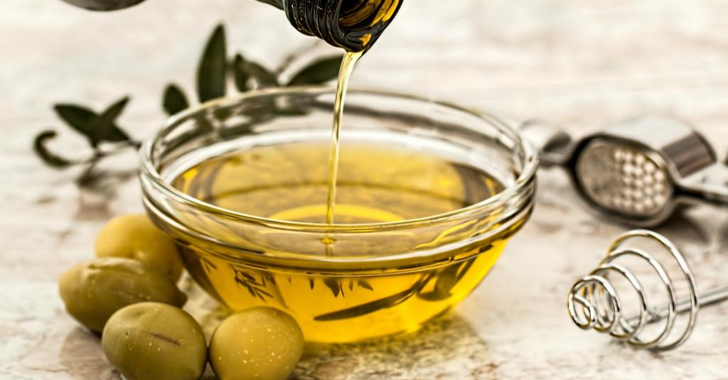 Minyak Zaitun Solusi Masalah Rambut Bagi yang Berhijab