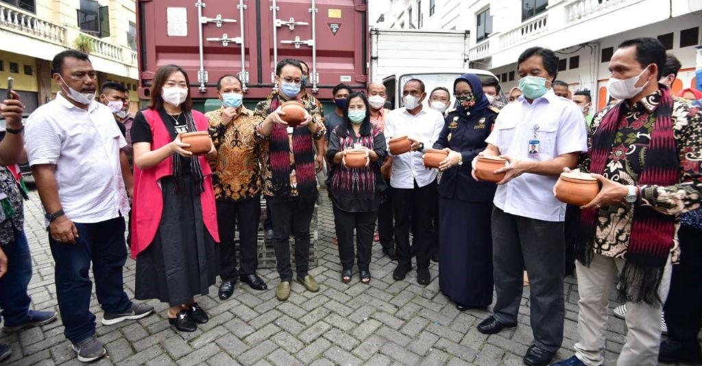 Bea Cukai Lepas Ekspor Sarang Burung Walet dan Olahan Singkong