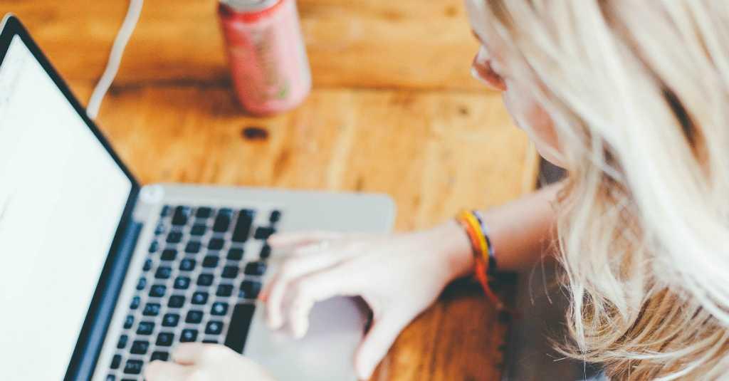 Layar Komputer dan Gadget Bisa Sebabkan Gangguan Mata, Ingat 20:20:20